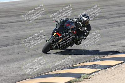 media/Oct-13-2025-Moto Forza (Mon) [[a66d839500]]/3-B Group/Session 2 (Bowl)/